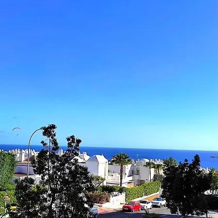 Apartment El Paraiso, Beautiful Swimming Pool With Ocean View, Parking, Fiber