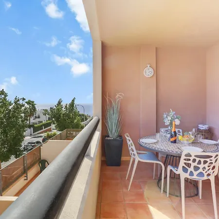 El Paraiso, Beautiful Swimming Pool With Ocean View, Parking, Fiber Apartment *